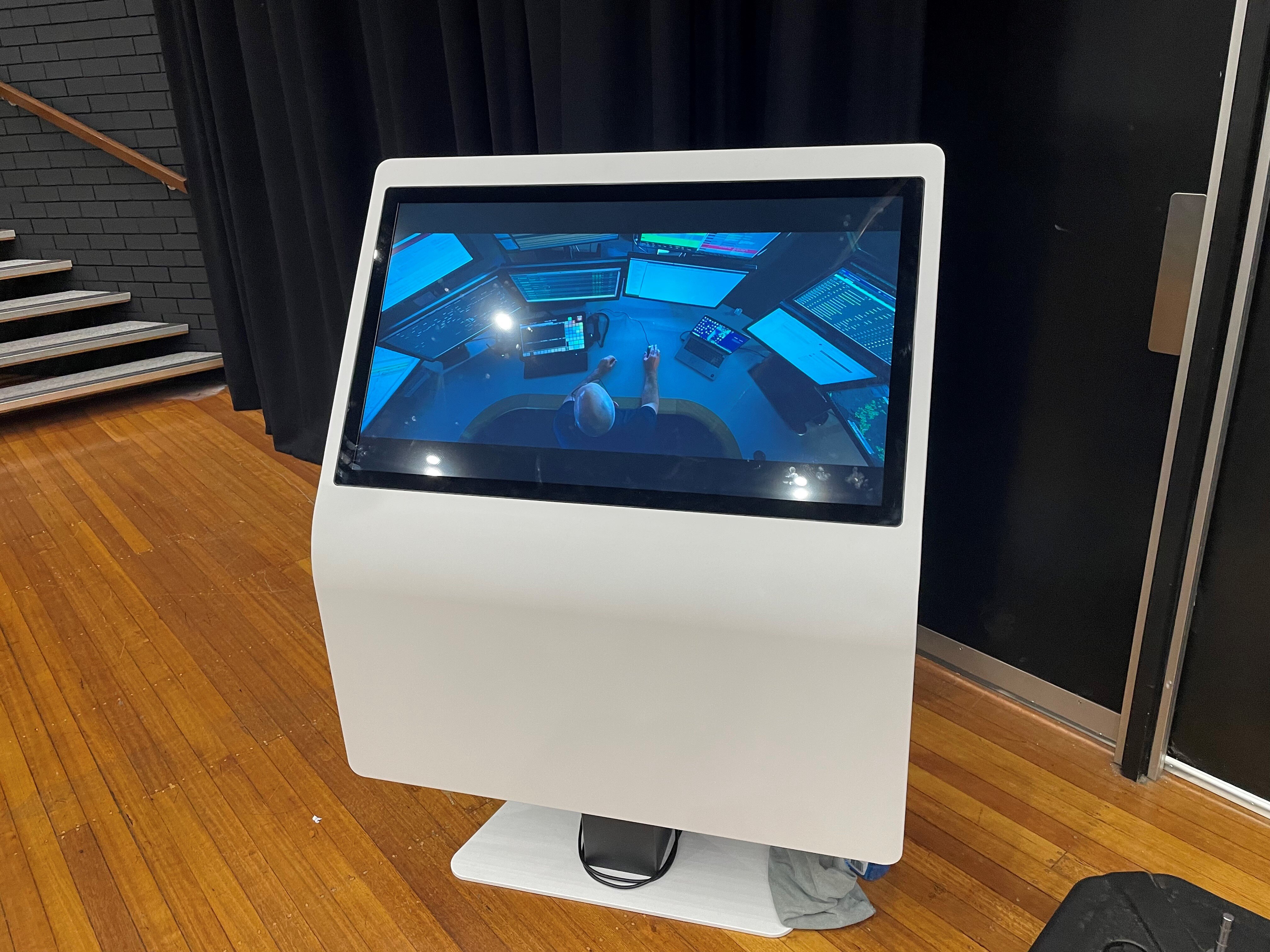 Marketing AusNet - Kiosk Skape 43L 01